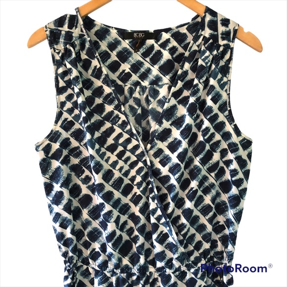 3/$20 BCBG Paris sleeveless jumpsuit. Deep teal print pattern. - Picture 2 of 11